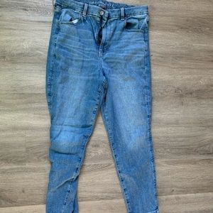 American Eagle Curvy cropped jeans light wash